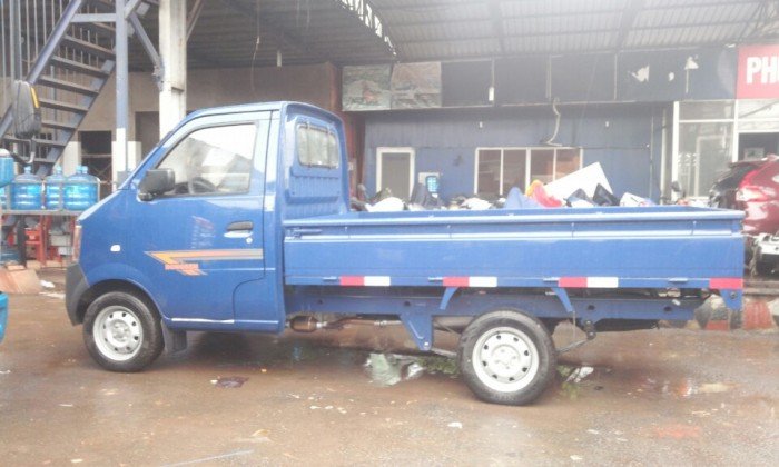 Xe tải nhỏ Dongben 870kg màu xanh thùng lửng