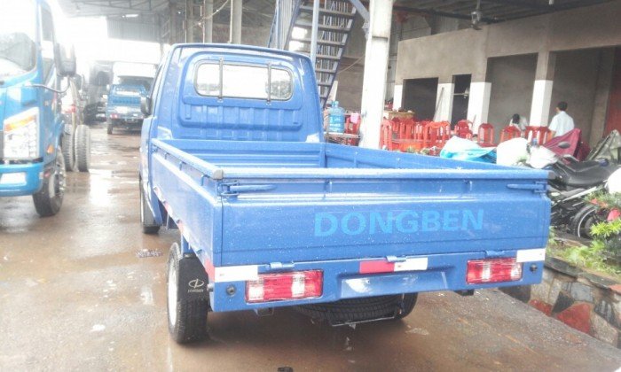Xe tải nhỏ Dongben 870kg màu xanh thùng lửng