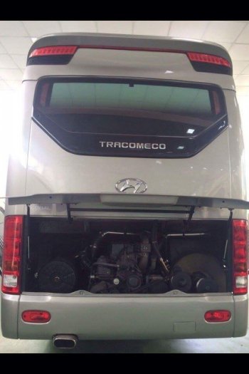 Xe khách UNIVERSE Mini 29/34 chỗ Bầu hơi - nhập khẩu 2018