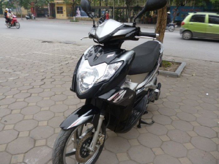 SYM Joyride Fi đen bạc xe phun xăng điện tử. đời 2011.mới 95%.