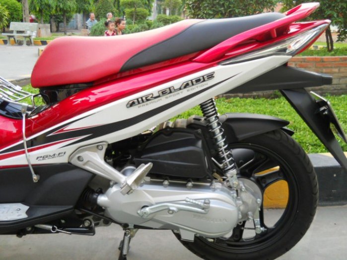 Honda AirBlade Fi 2k12 bstp chính chủ mới 95% xe màu đỏ trắng