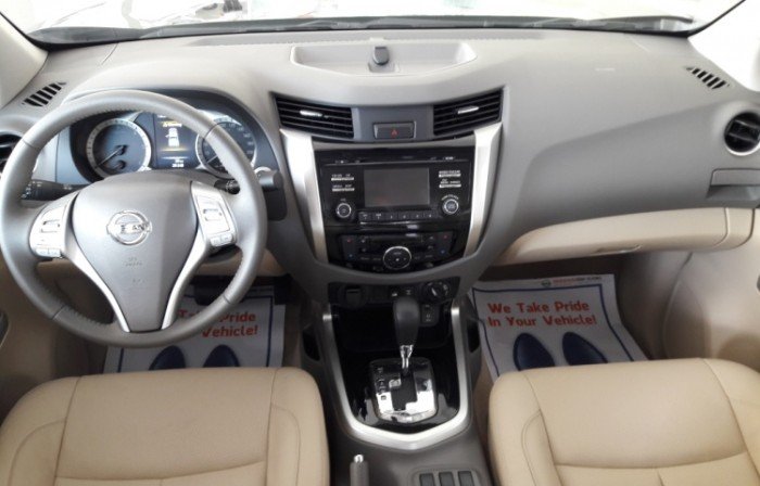 Nissan Navara VL tự động 2 cầu khuyến mãi lớn, tặng trước bạ và nắp thùng