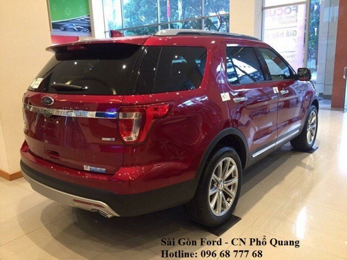 Ford Explorer 7 chỗ nhập Mỹ