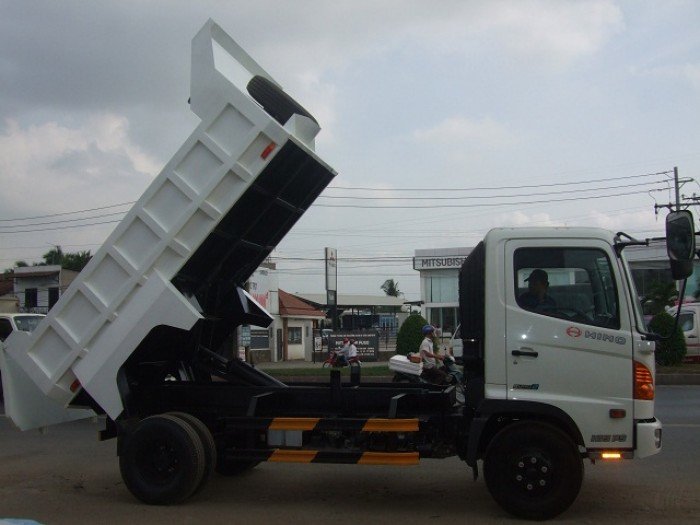 Xe ben hino 5,8 tấn(4,7 KHỐI)