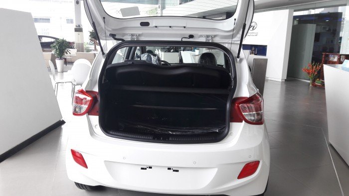 Thanh lý gấp Hyundai Grand i10 1.2AT hatchback màu trắng, giá cực thấp