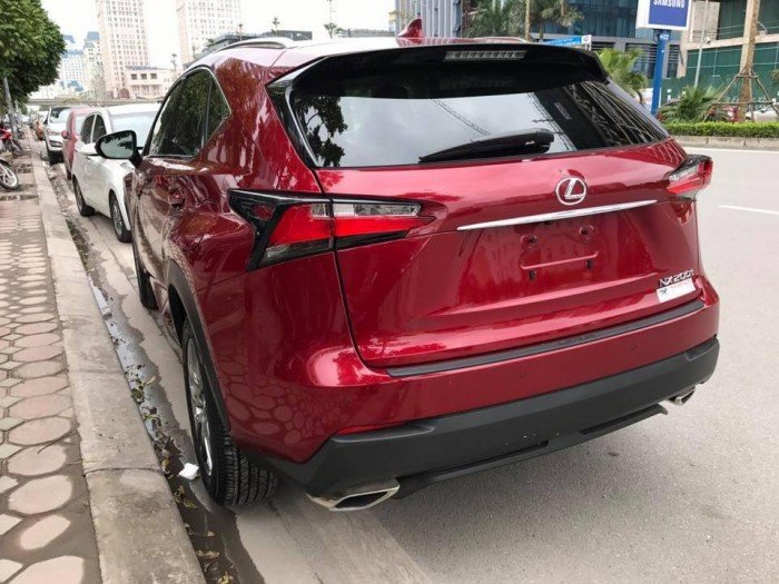 Giao ngay xe mới nhập khẩu Mỹ Lexus NX200T màu đỏ, bảo hành 36 tháng.