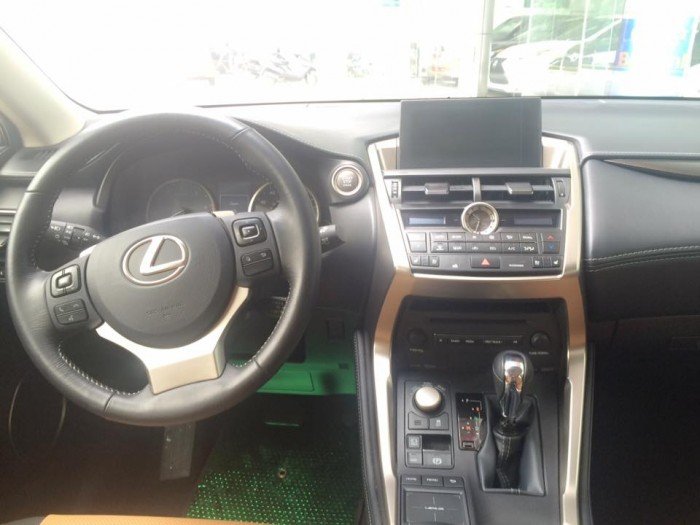 Giao ngay xe mới nhập khẩu Mỹ Lexus NX200T màu đỏ, bảo hành 36 tháng.