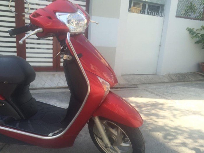 Honda LEAD Fi phun xăng điện tử,màu đỏ, cảm inox bảo vệ