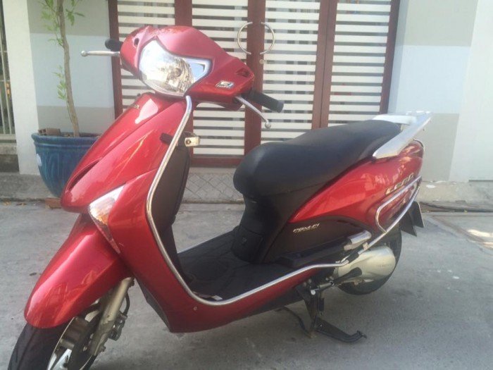 Honda LEAD Fi phun xăng điện tử,màu đỏ, cảm inox bảo vệ