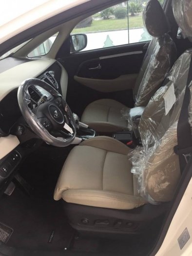 Bán xe Kia Rondo Facelift 2017 mới 100% giá tốt, giao xe ngay