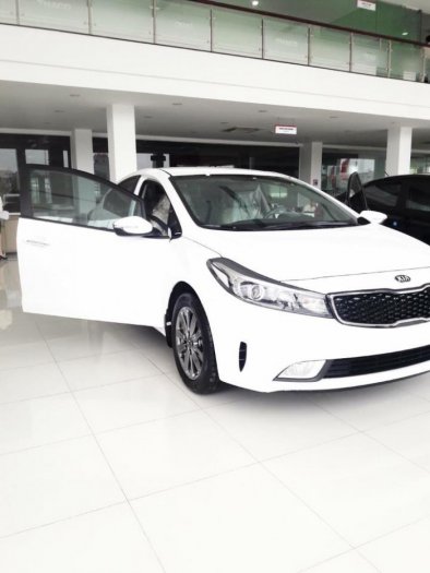 Bán Kia Cerato 2017 chỉ với 130 triệu đồng trả trước, hỗ trợ vay vốn 80%