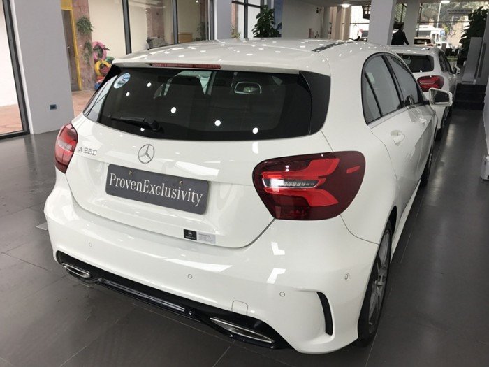 Mercedes A250 AMG Trắng chạy lướt giá tốt