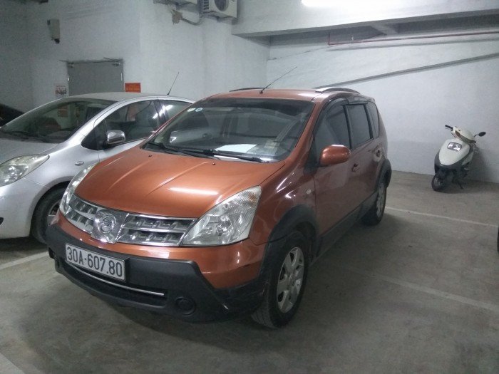 Bán xe Nissan Livina 1.6AT nhập khẩu