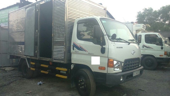Hyundai HD65 thùng kín 2015, tải 2t4