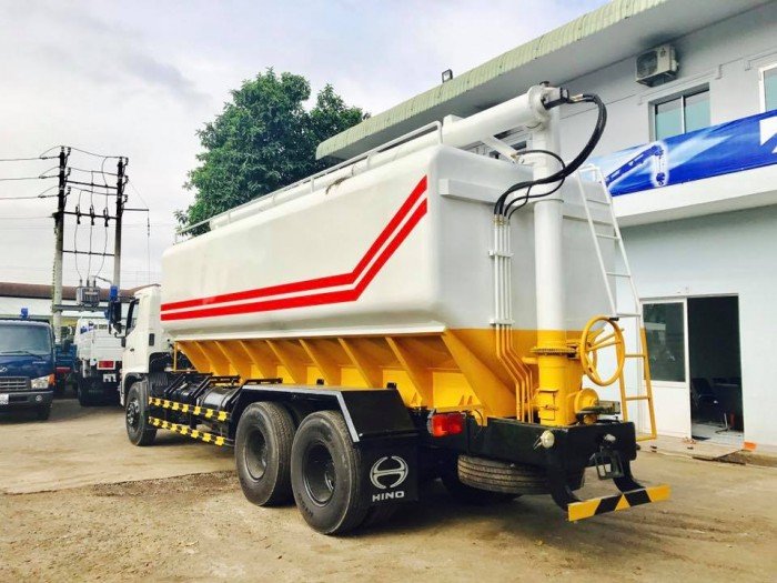 Xe tải 14 tấn thùng 6,4m, hino FL8JTSA 14 tấn chở cám thể tích 24,3 m3