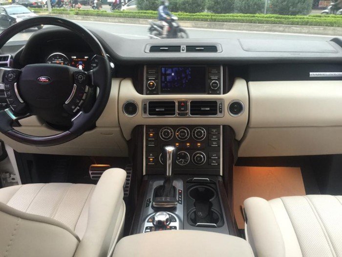 Bán xe Landrover Rangerover Supercharged 2010 màu trắng