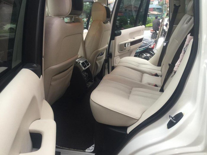 Bán xe Landrover Rangerover Supercharged 2010 màu trắng