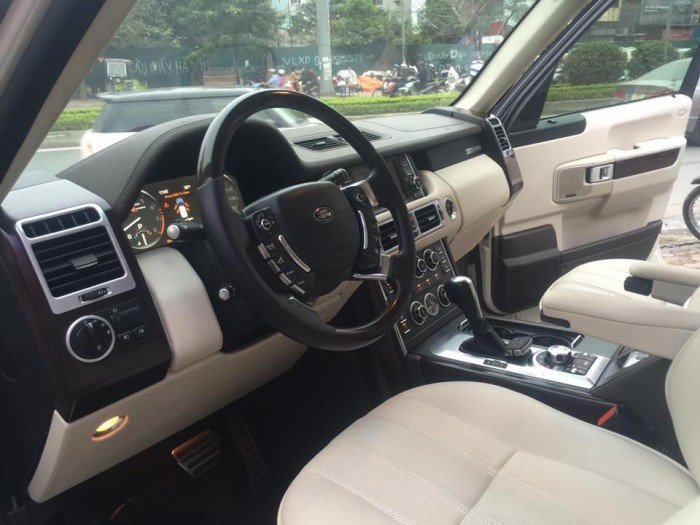 Bán xe Landrover Rangerover Supercharged 2010 màu trắng