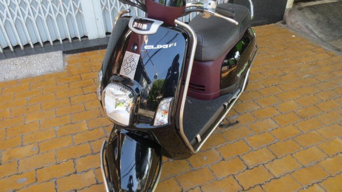 Yamaha Cuxi cuối 212 màu đen dán keo chủ