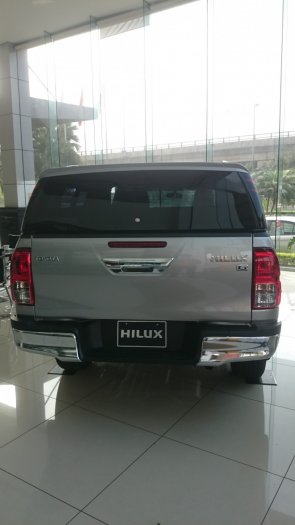 Bán Toyota Hilux G 2018, màu bạc, nhập khẩu nguyên chiếc, giá 775tr