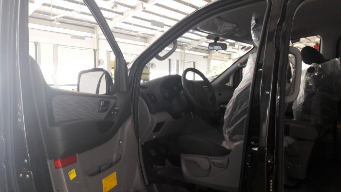 HYUNDAI STAREX 6 CHỖ MÁY DẦU MÀU ĐEN nhập mới 100%, giảm giá lên đến 20 triệu và hơn thế nữa