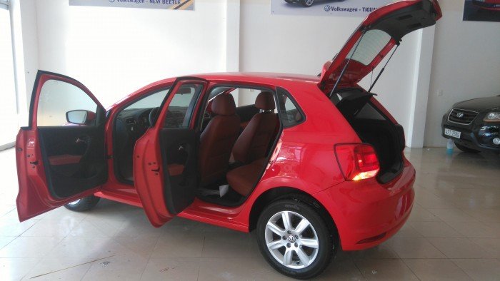 Bán xe Volkswagen Polo số tự động năm 2015, màu đỏ, xe nhập, giá chỉ 630 triệu