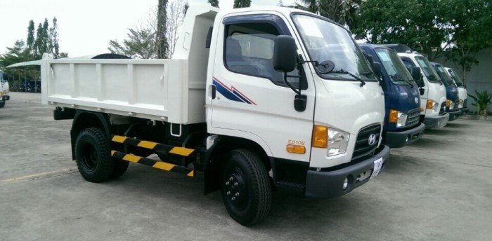 Xe tải Isuzu 2.2 tấn chạy vào được thành phố.