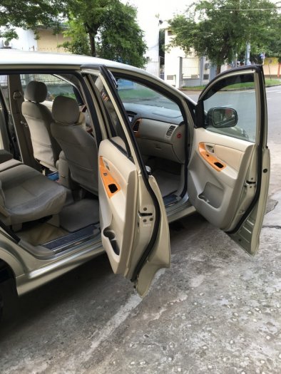 Cần bán Toyota Innova G 2009 màu nâu vàng