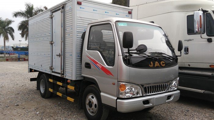 Xe tải jac 2,4 tấn thùng bạt 3m7 đời 2017, vay NH cao 95%