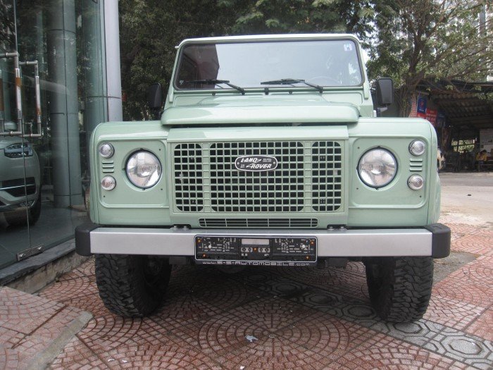Xe Landrover Defender 2016 màu xanh