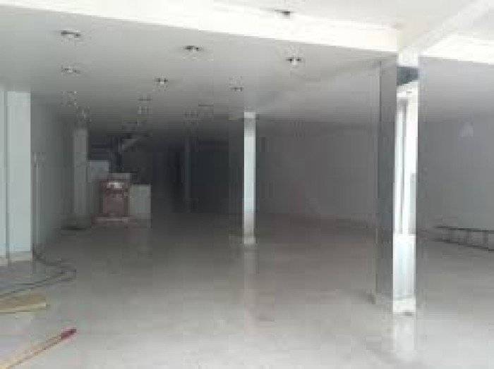 Cho thuê nhà trệt ngang 8m mặt tiền đường 3/2 gần vòng xoay nguyễn văn linh
