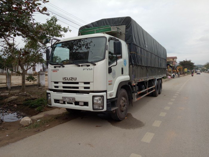 Cần bán xe Isuzu 15 tấn đăng ký năm 2015