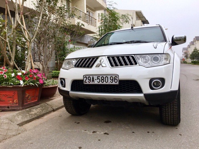 Bán PAJERO SPORT bản máy dầu số sàn hai cầu 4x4, xe chính chủ công ty