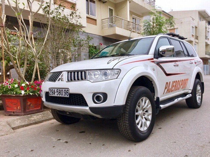 Bán PAJERO SPORT bản máy dầu số sàn hai cầu 4x4, xe chính chủ công ty