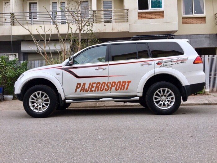 Bán PAJERO SPORT bản máy dầu số sàn hai cầu 4x4, xe chính chủ công ty