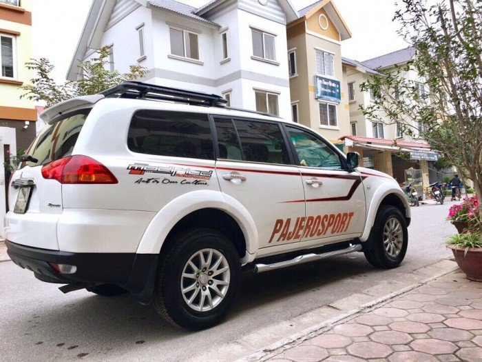 Bán PAJERO SPORT bản máy dầu số sàn hai cầu 4x4, xe chính chủ công ty