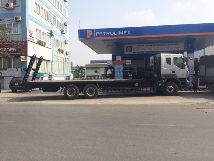 Xe nâng đầu chở máy xúc máy công trình 3 chân ChengLong Hải âu