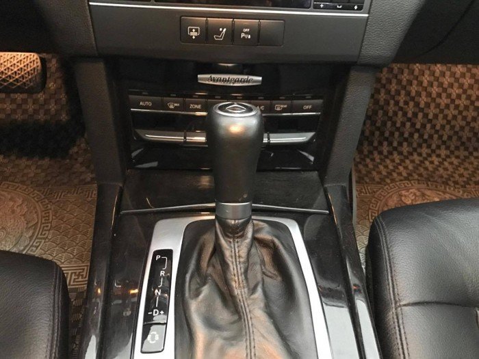 Mercedes Benz E250 2010 màu cafe