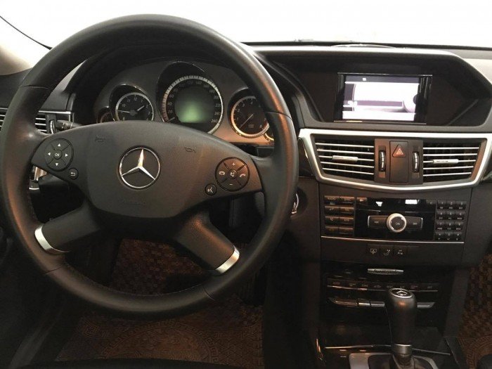 Mercedes Benz E250 2010 màu cafe