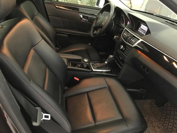 Mercedes Benz E250 2010 màu cafe