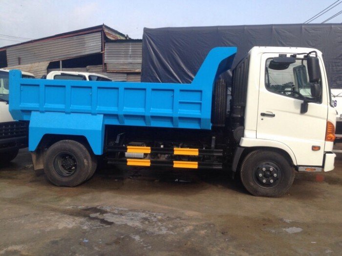Xe Hino Fc 6,4 tấn đời 2017 có xe giao ngay