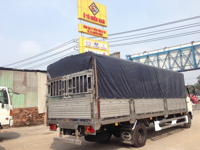 Xe Hino Fc 6,4 tấn đời 2017 có xe giao ngay