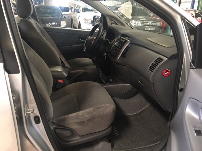 Bán Toyota Innova sx 2014 bstp ghi bạc