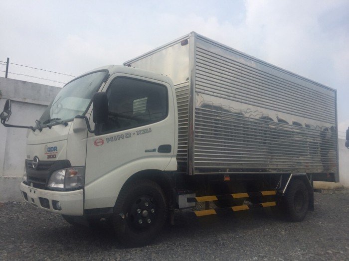 HINO XZU650L 1T8 GIÁ TỐT
