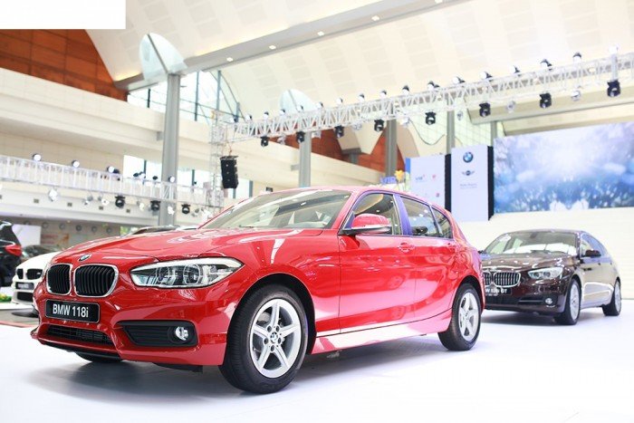 BMW 1 Series 118i 2017 hoàn toàn mới. Bán xe BMW chính hãng tại Huế