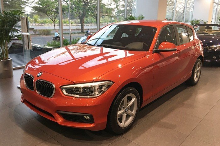 BMW 1 Series 118i 2017 hoàn toàn mới. Chính hãng tại Bình Định