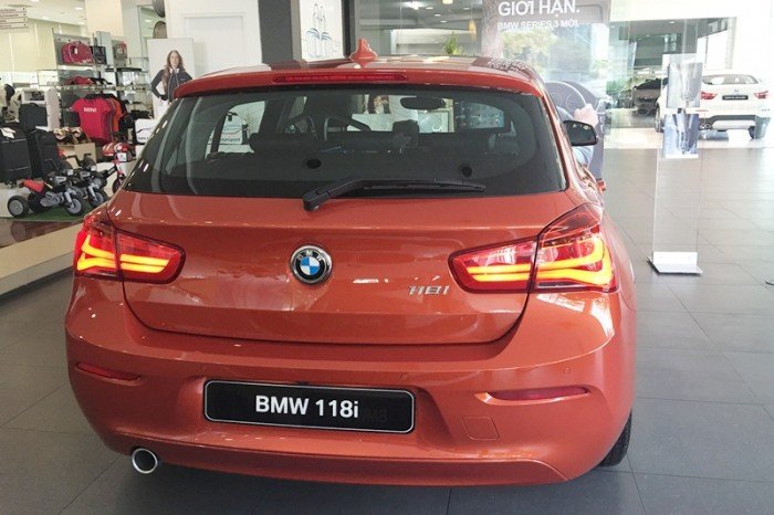 BMW 1 Series 118i 2017 hoàn toàn mới. Chính hãng tại Bình Định