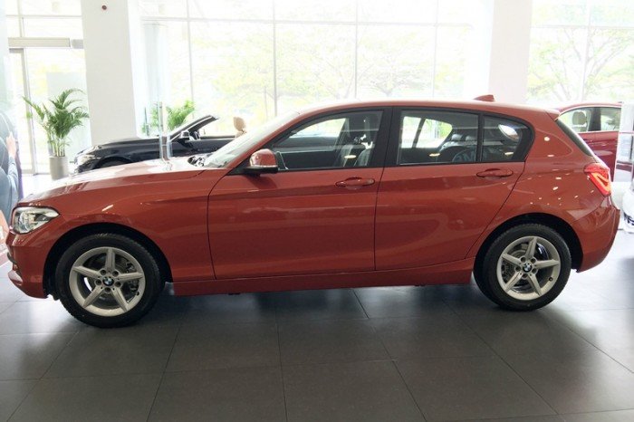 BMW 1 Series 118i 2017 hoàn toàn mới. Chính hãng tại Bình Định