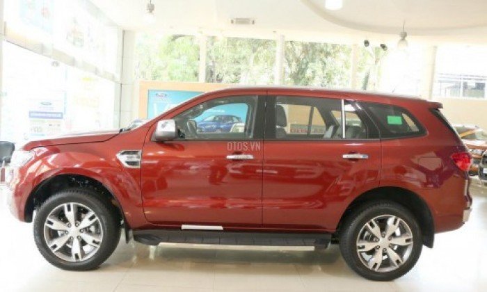 Bán xe Ford Everest 2.2 Titanium km cực lớn, giao xe ngay