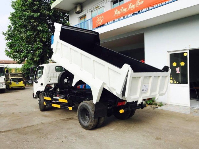 Xe tải Ben Hino FC 4,5 tấn, thùng chở vật liệu xây dựng, thùng dài 3m6